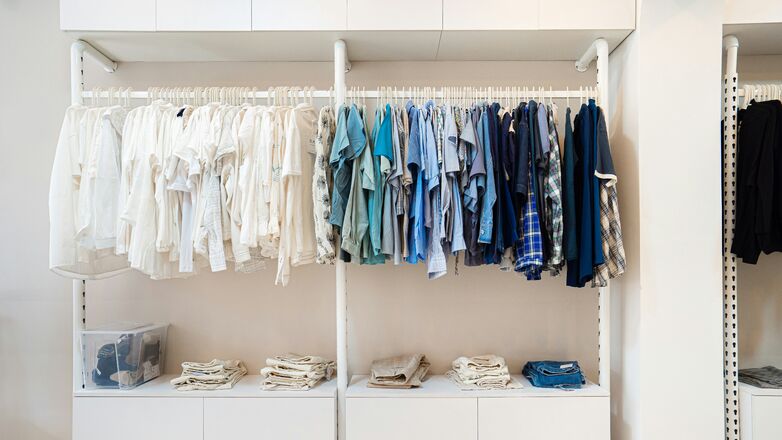 De capsule wardrobe uitgelegd: 30 kledingstukken, eindeloze outfits